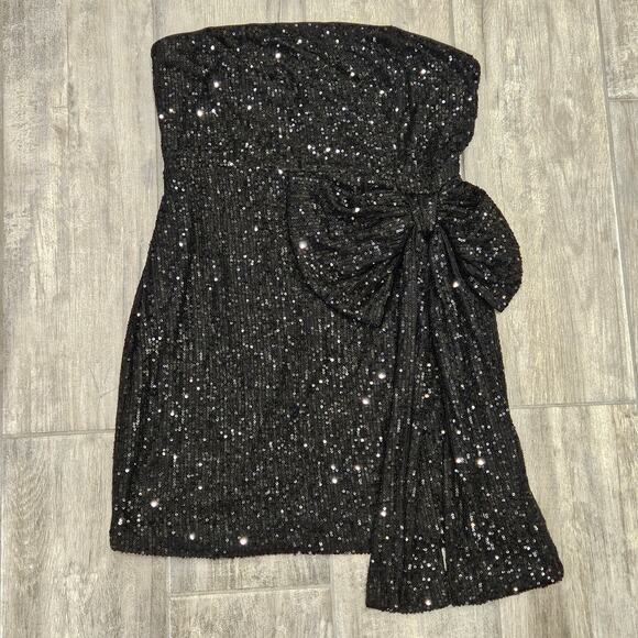 Hello Molly Dress Womens Size 10 She's The Gift Sequin Mini Black Strapless Bow - Picture 3 of 14